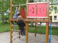 3584